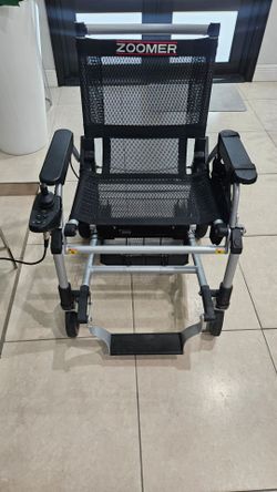 Zoomer Folding Electric Wheelchair