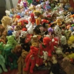 Beanie Babies  (Have Over 500)