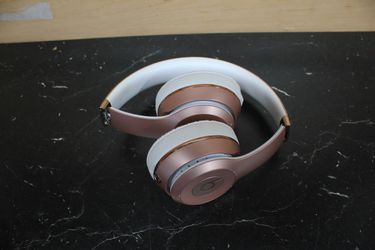 Beats by Dr. Dre Solo3 Wireless Rose Gold On Ear Headphones
