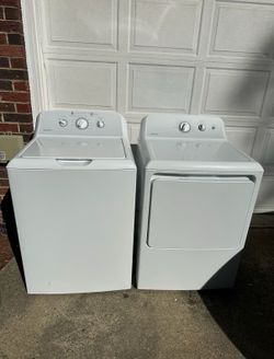 **NEXT TO NEW HOTPOINT WASHER AND DRYER SET!!**
