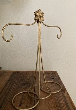Vintage countertop towel holder