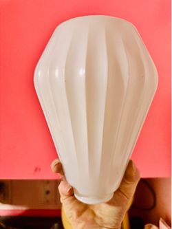 VTG MILKGLASS LAMP SHADE