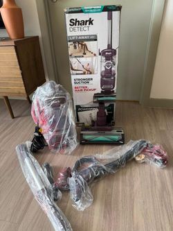 Shark Detect Lift-Away ADV Upright Vacuum
