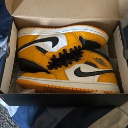 Air Jordan 1 Mid Taxis