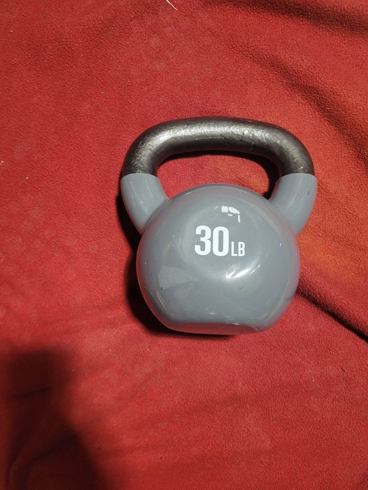 NEW. 30LB  RUBBER COATED KETTLEBELL  STEEL HANDLE 
2 AVAILABLE 
11525 S HALSTED dunkin donuts
30$  CASH ONLY  AS IS