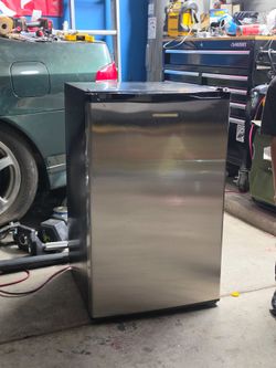 Mini fridge