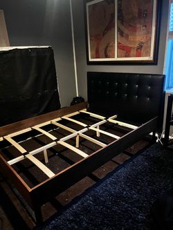 Queen size sleigh bed