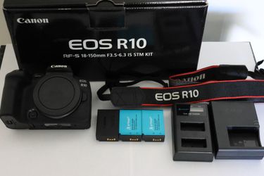 Canon EOS R10 Camera Body Only - excellent condition - USA Model