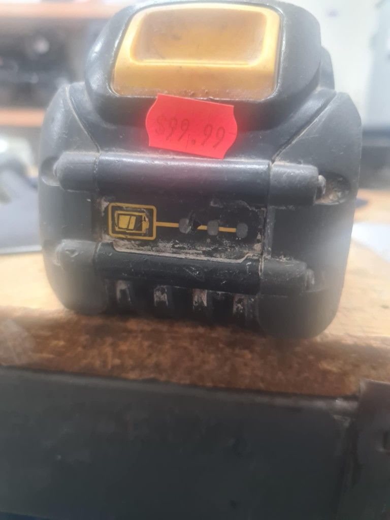 Dewalt DCB609 20V/60V MAX FLEXVOLT 9 Ah Lithium-Ion Battery