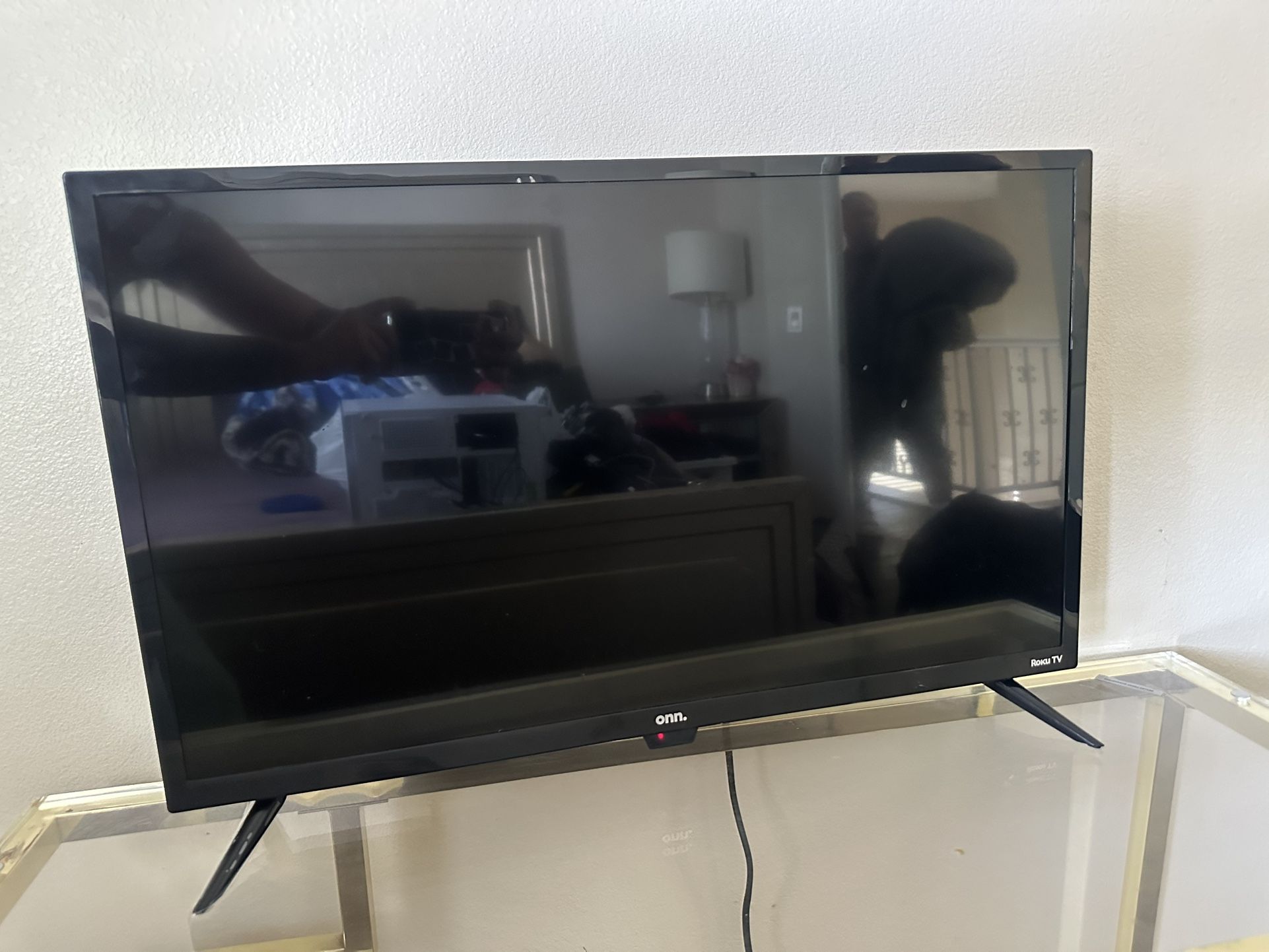 TV onn. Roku TV