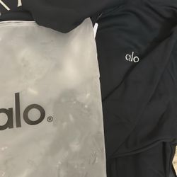 Alo pullover hoodie black size small