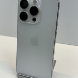 Apple iPhone 15 PRO 128gb. ( Fully Unlocked )