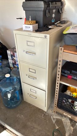 Solid Metal 3 drawer filing cabinet