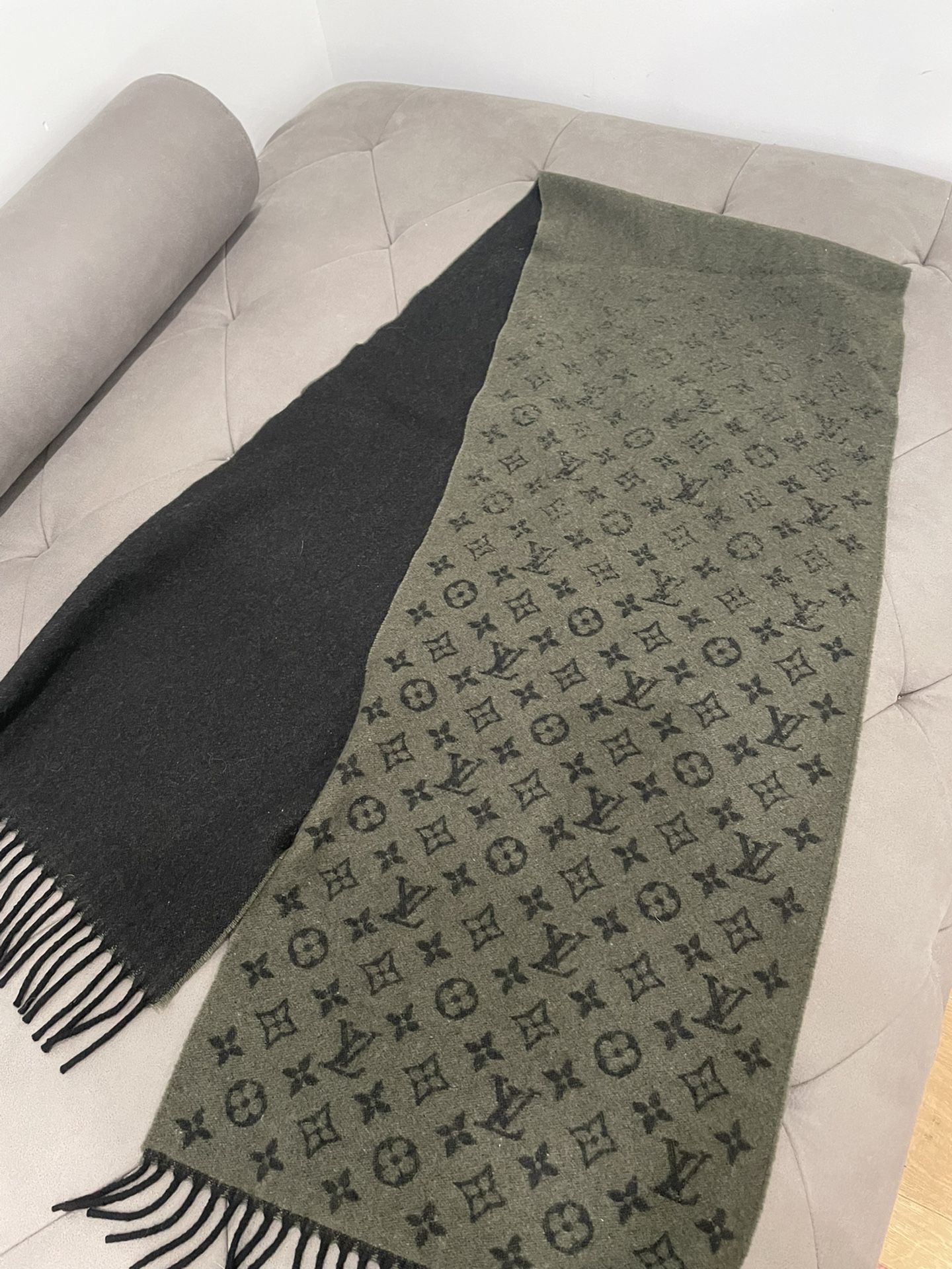 Louis Vuitton Monogram Gradient Scarf Grey Wool