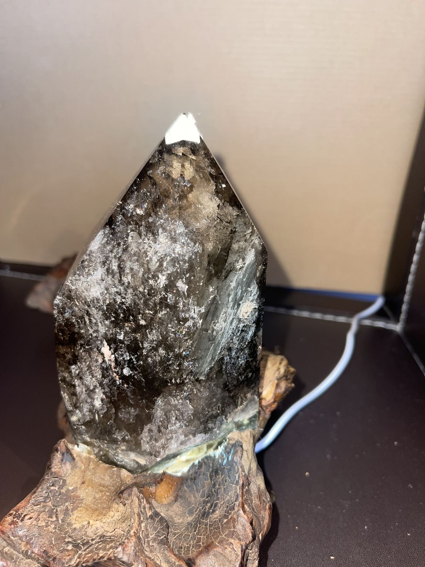 Garden Quartz Free Form With Hand Carved Stand With Led Lights 2.450lb