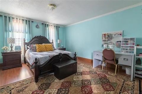 Queen Bedroom Set