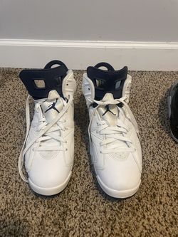 Men’s size 11 Midnight Navy Air Jordan 6 Retro