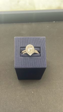 14k Teardrop Engagement Set