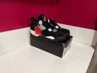 Jordan 4s size 9
