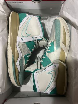 Nike Kyrie 8 Infinity x Sue Bird Keep Sue Fresh Size 12 Brand New