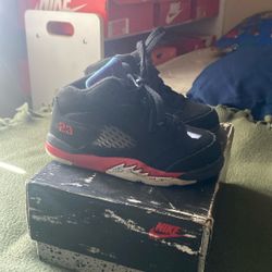 Nike Air Jordan 5 Retro Top 3 Fire Red Metallic Grape