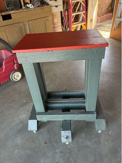 Heavy duty, wood rolling work table