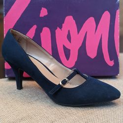 Women's Shoes - Size 7