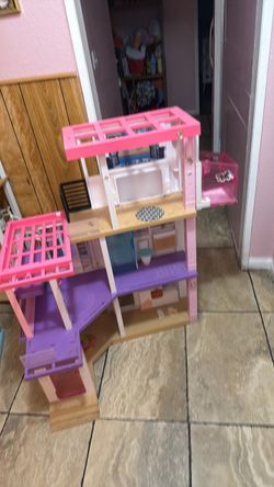 Barbie doll house