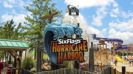 Hurricane Harbor Tickets