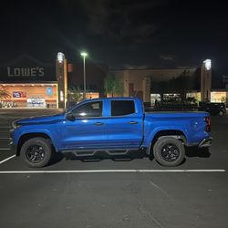 Tri-fold Hard Bed Cover With Running Boards