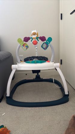 (Free) baby bouncer and jumper