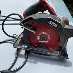 Left-Handed Skil Saw 15 Amp Electrical With Bag 