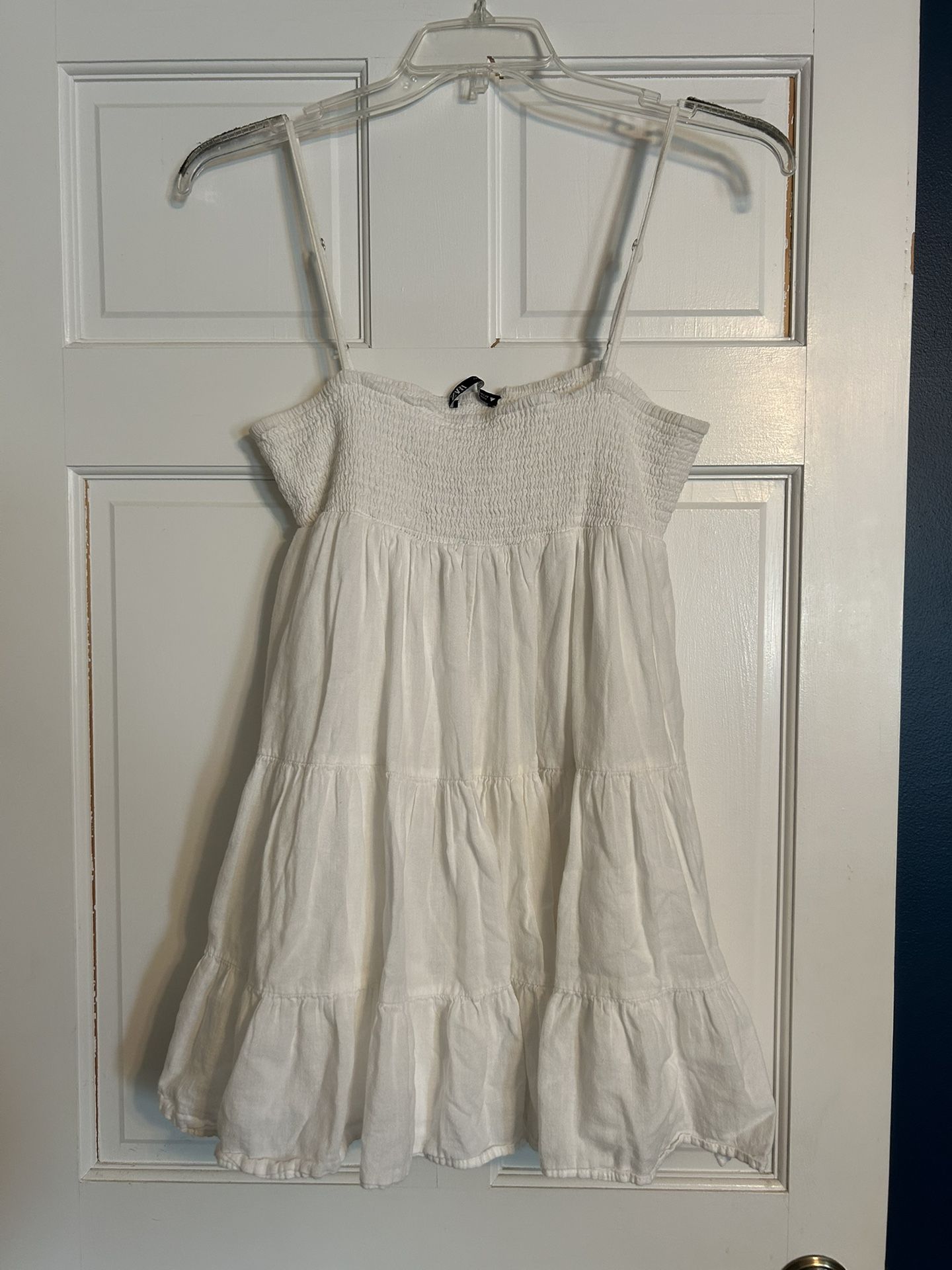 Zara short strapless dress white size M  Color white   Fully lined   Flowy baby doll style   Spaghetti straps  Smoke free home  Make an offer  Reasona