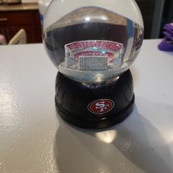 San Francisco 49ers The Memory Company Stadium Snow Globe