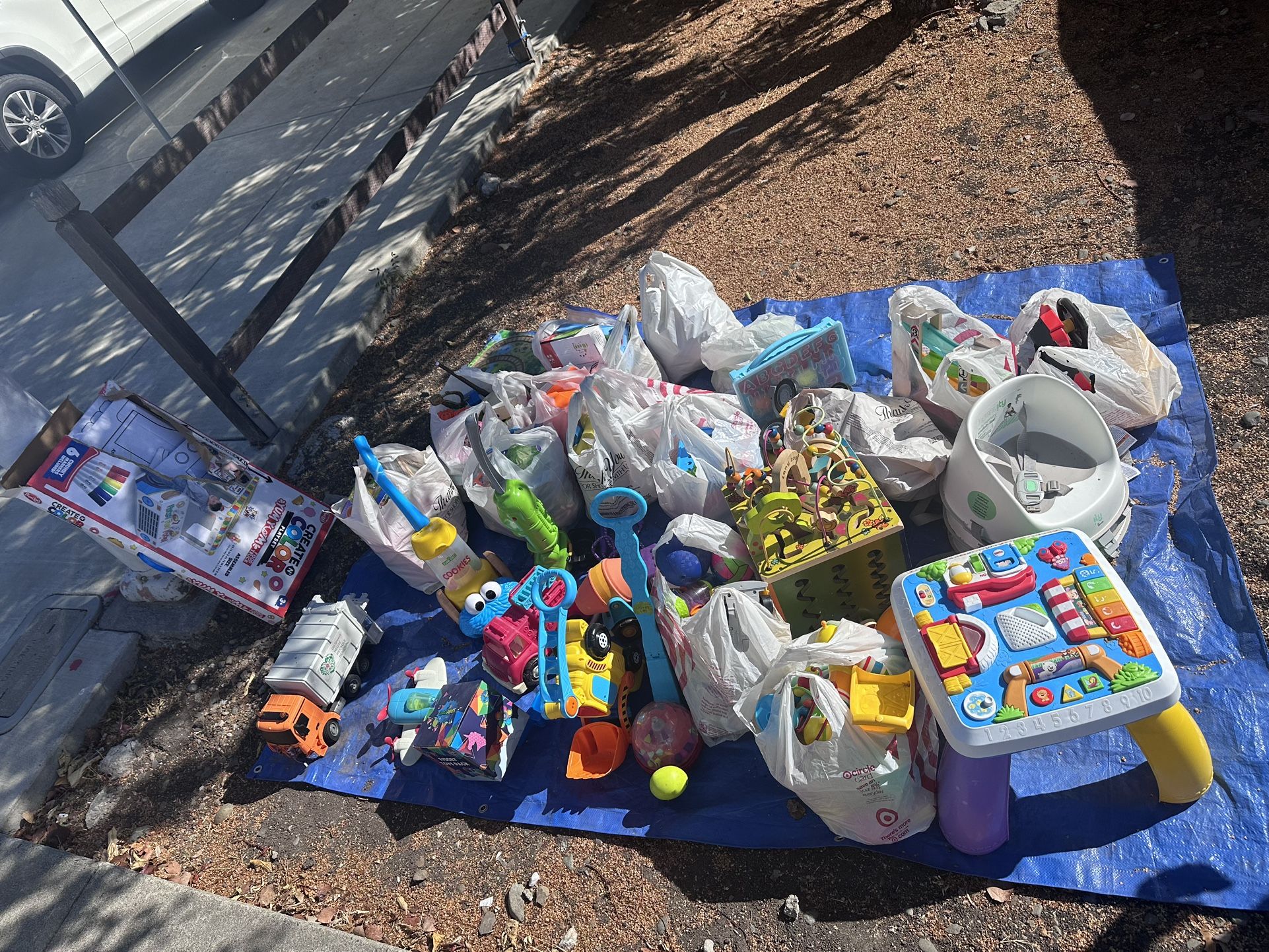 Free Kids Toys! Pick Up ASAP Before It Rains!