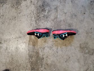 Under Armour Girls Sneakers  Size 2 Great Condition