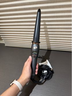 T3 Micro Curling Iron styling Wand Model 73581 Black Singlepass Whirl Professional 1.25”-0.75”