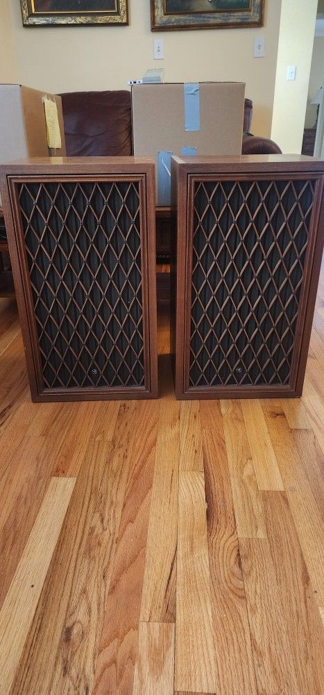 Pioneer Table Speakers