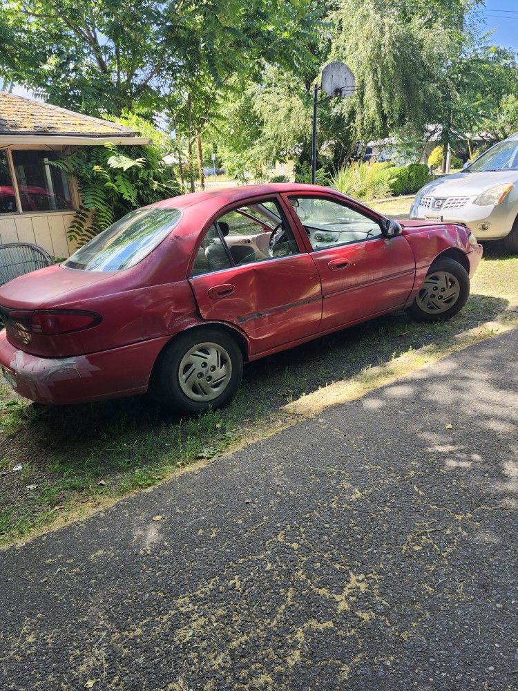 2000 Ford Escort