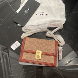 COACH  HANDBAG Brand New 