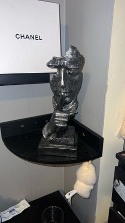 Cool Face Art Statue