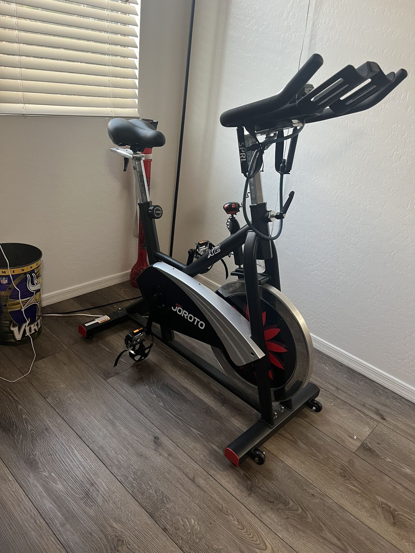 Stationary Bike/ Exercise Bike
