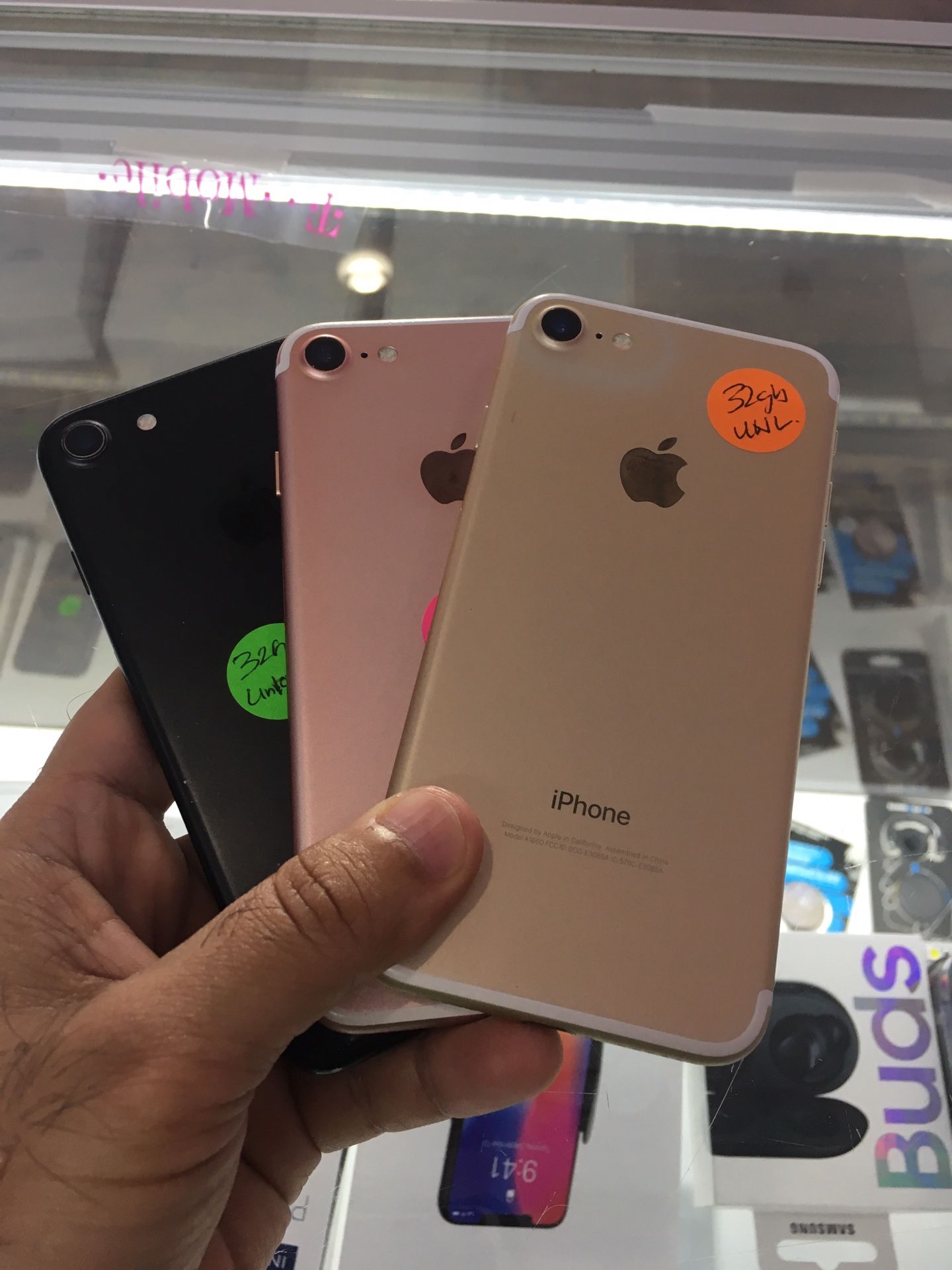 iPhone 7 GSM Unlock, Excellent Condition, Free Charger