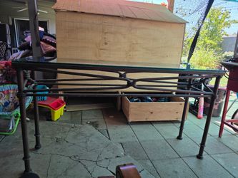 Glass entrance table