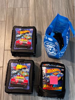 Hot Wheels 3 storage containers and a tote