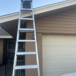 Louisville 10’ Aluminum Ladder 