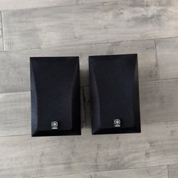 SET OF 2 BOOKSHELF SPEAKERS