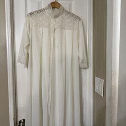 Vintage Henson Knickernick Nightgown