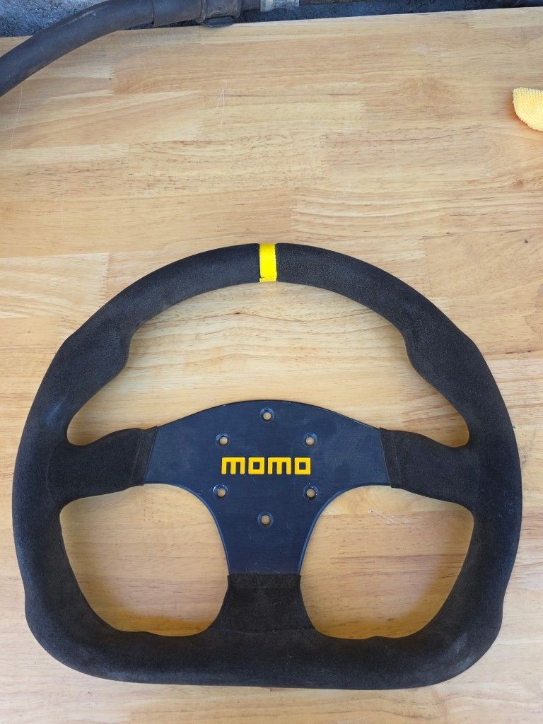 Momo sterring wheel