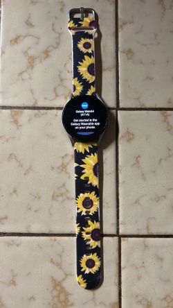 Samsung Galaxy watch #4 40 mm with 3 in one charging station